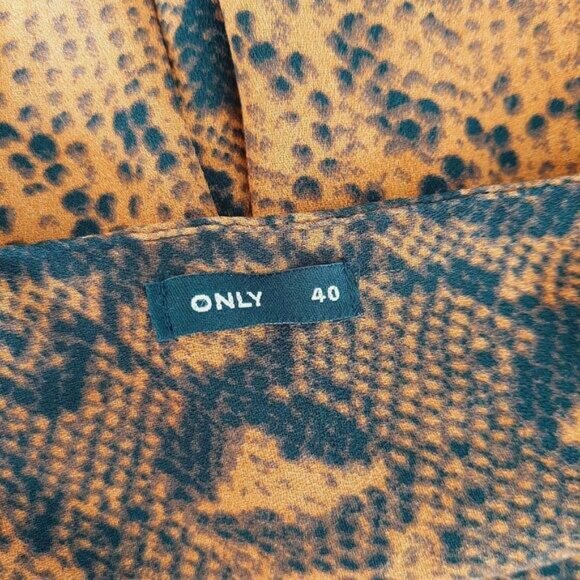 ONLY | Semi-Sheer Button Down Shirt Snake Print Sz 8 | Eur 40 Flawed - Picture 9 of 11